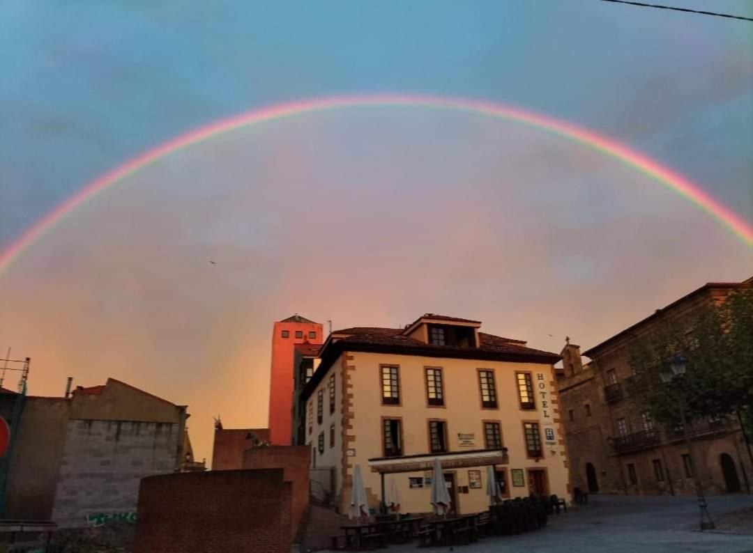 Les Casetes De San Lorenzo Хихон Экстерьер фото